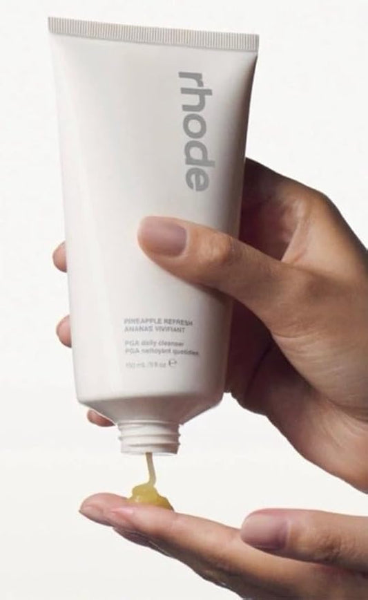 Rhode by Hailey Bieber pineapple refresh DAILY CLEANSER, Yellow